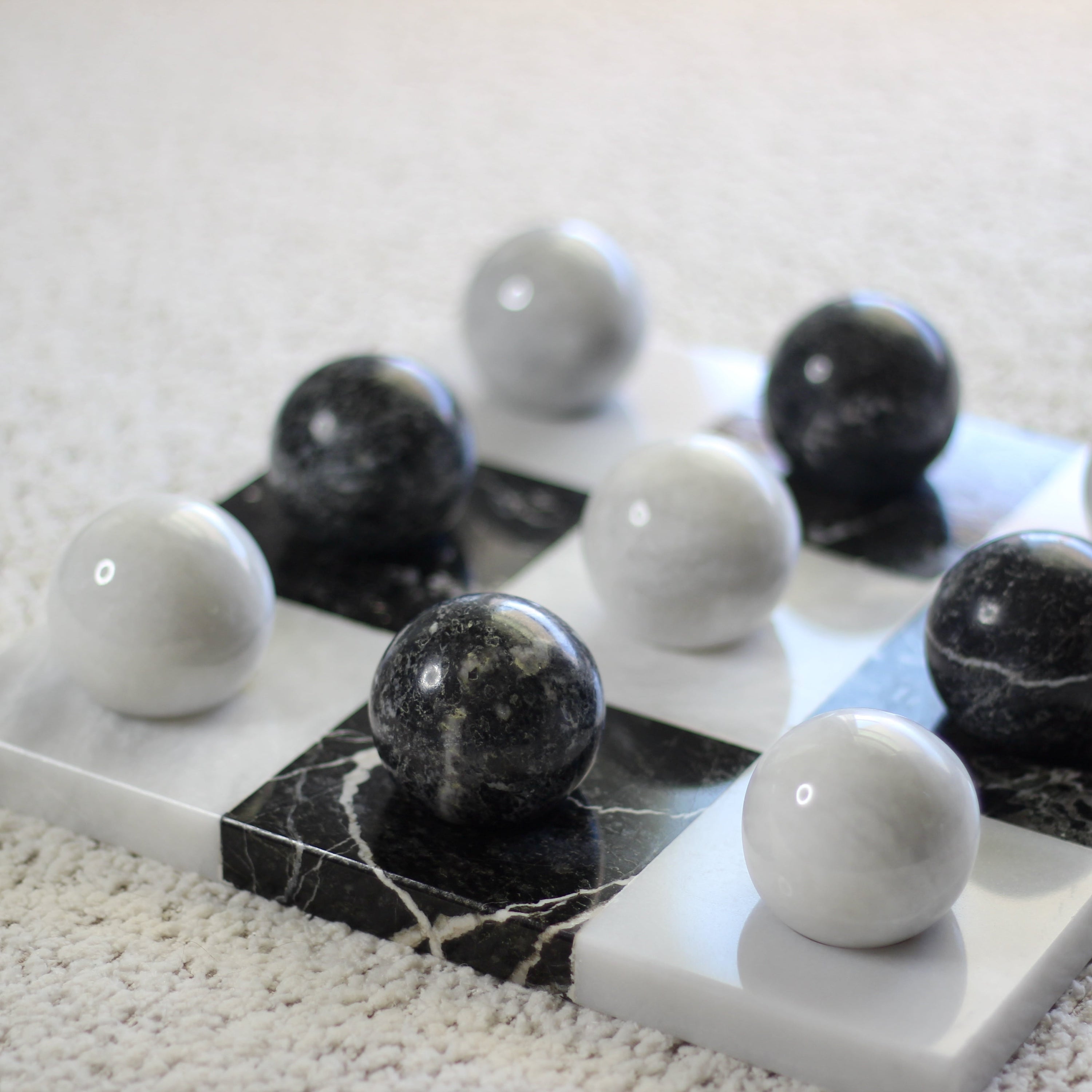 Italian Marble Tic Tac Toe Set (Black and White)