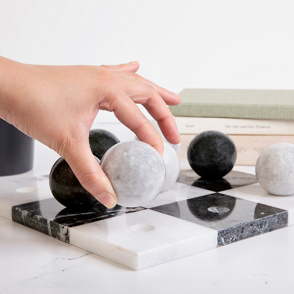 Italian Marble Tic Tac Toe Set (Black and White) - Marble Cultures
